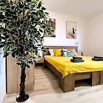 بيت ضيافة 'sima' With Private Bathroom And Free Air-conditioned Summer Kitchen *