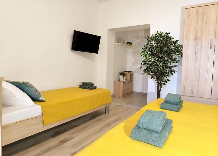 'sima' With Private Bathroom And Free Air-conditioned Summer Kitchen Gostinjska kuća