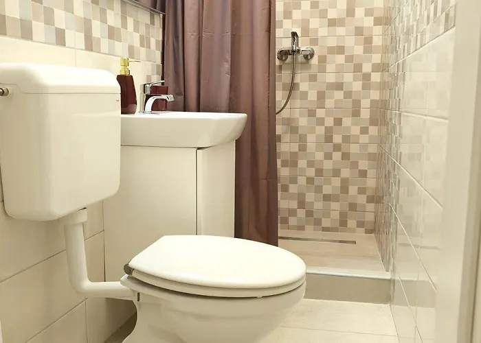 'sima' With Private Bathroom And Free Air-conditioned Summer Kitchen